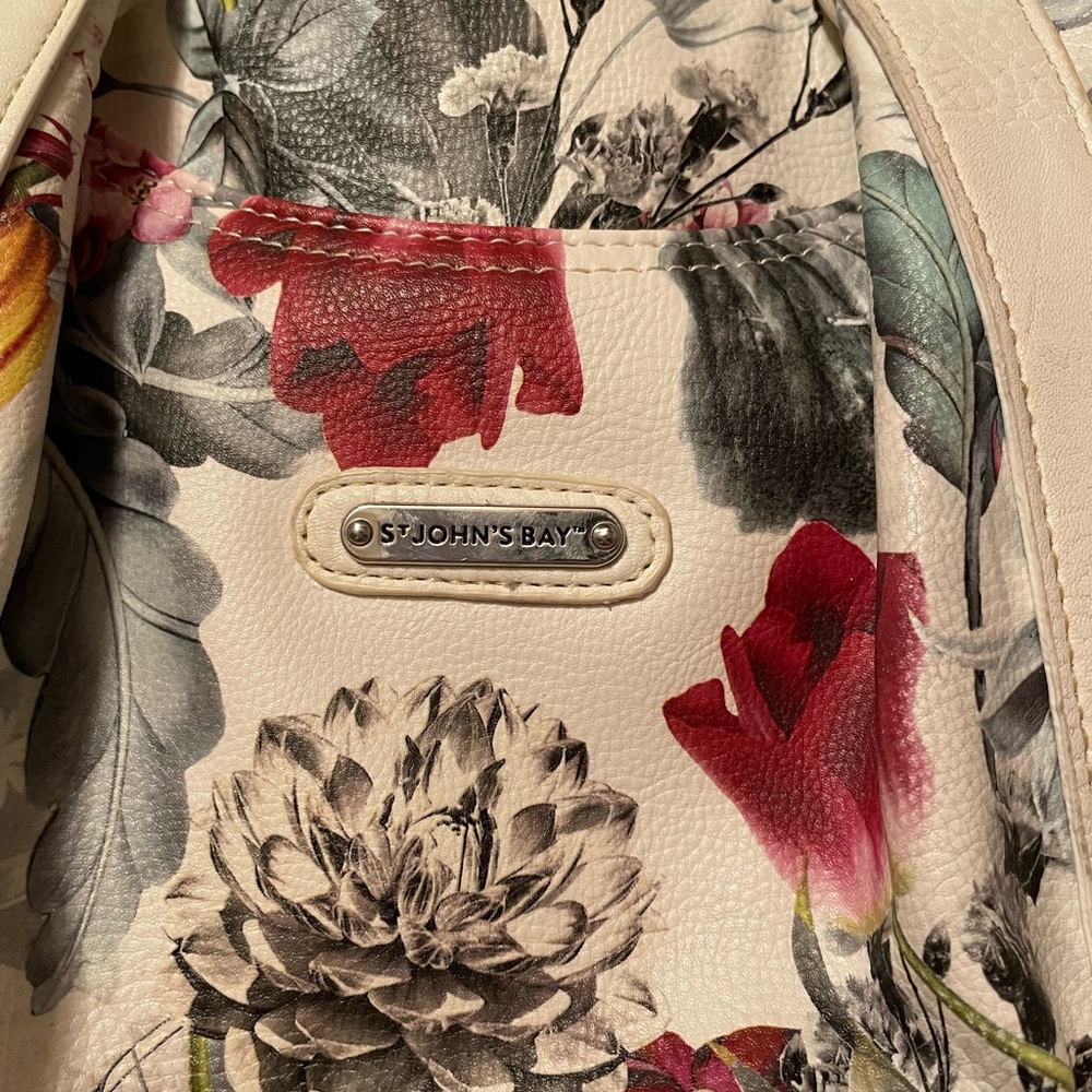 Purses! Purses! Purses! - image 2